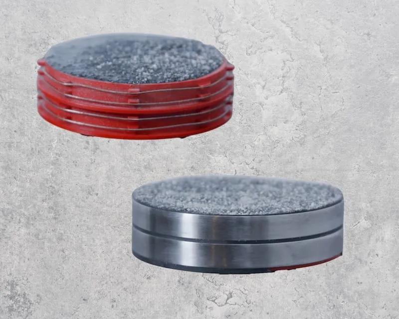 Energy-free moisture and corrosion sensor for the concrete of a car park